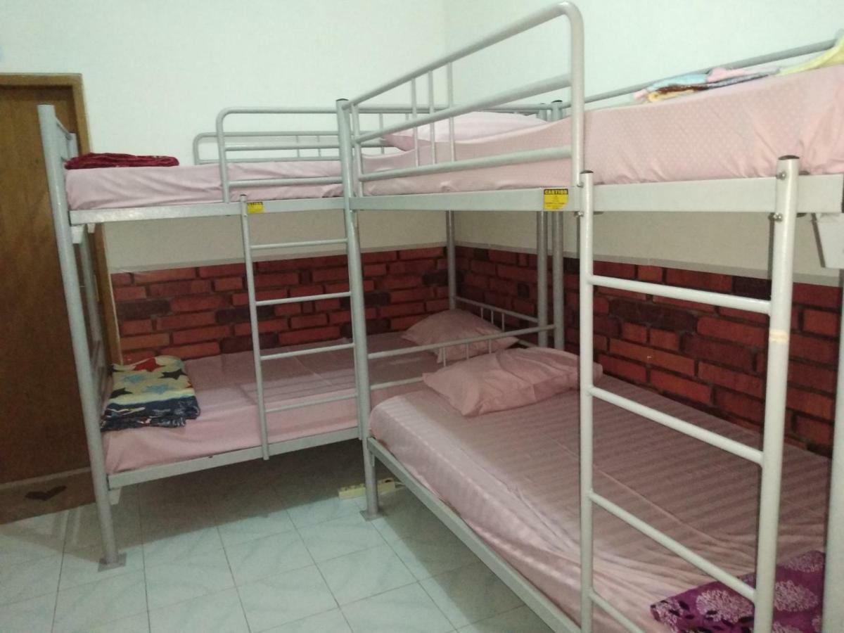 Szabrian Hostel Denpasar Esterno foto